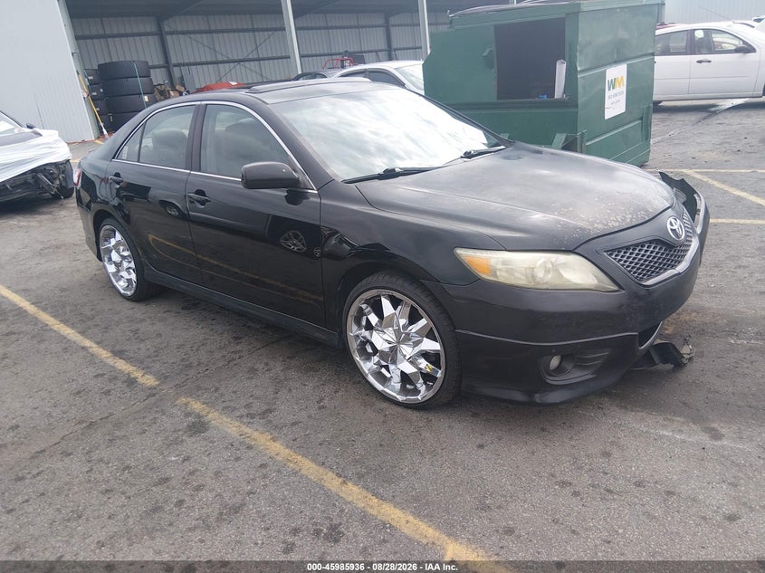 Photo of the 2011 TOYOTA CAMRY SE