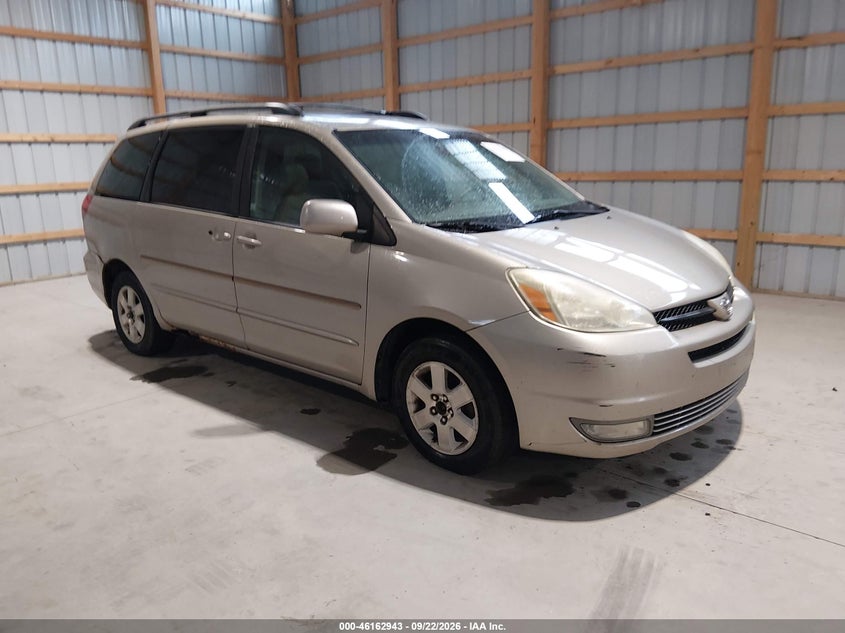 Photo of the 2004 TOYOTA SIENNA XLE