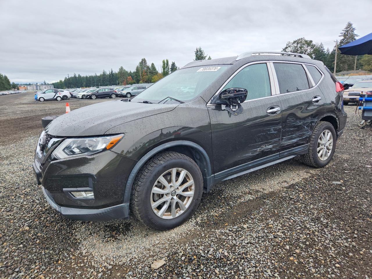 Photo of the 2017 NISSAN ROGUE SV