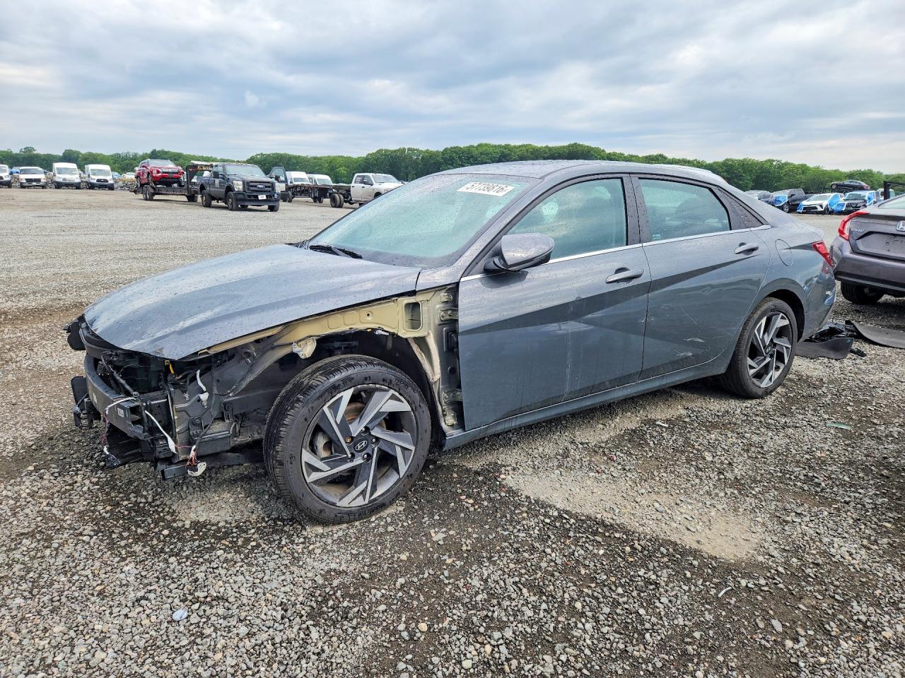 Photo of the 2024 HYUNDAI ELANTRA LIMITED