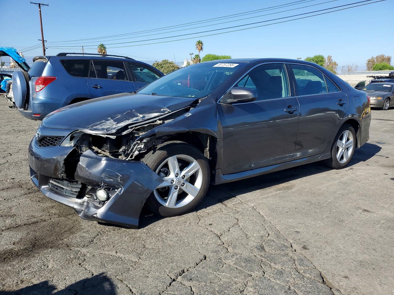 Photo of the 2013 TOYOTA CAMRY SE
