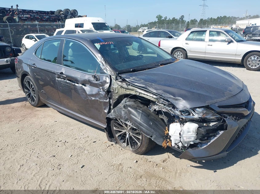 Photo of the 2019 TOYOTA CAMRY SE