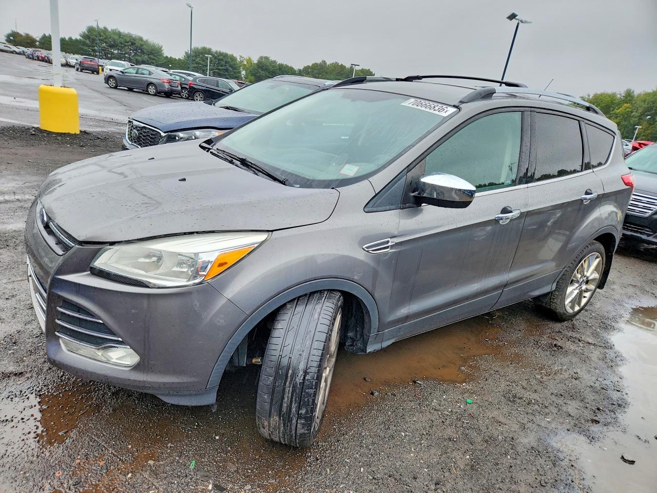 Photo of the 2014 FORD ESCAPE SE