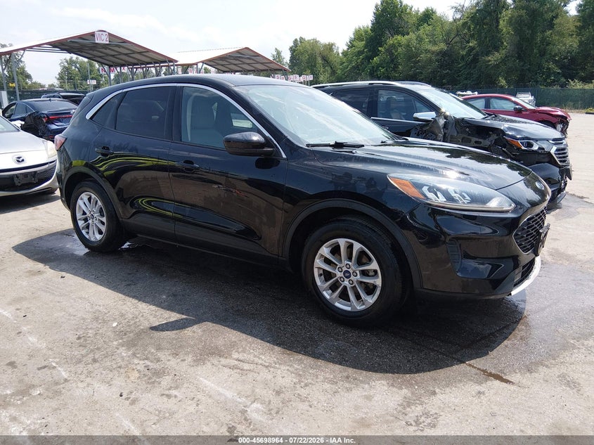 Photo of the 2020 FORD ESCAPE SE