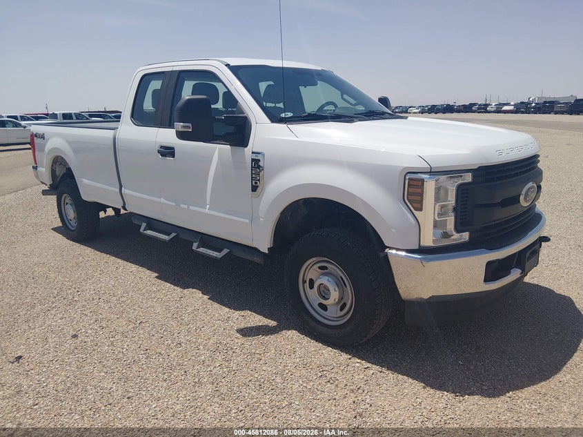Photo of the 2018 FORD F-250 XL