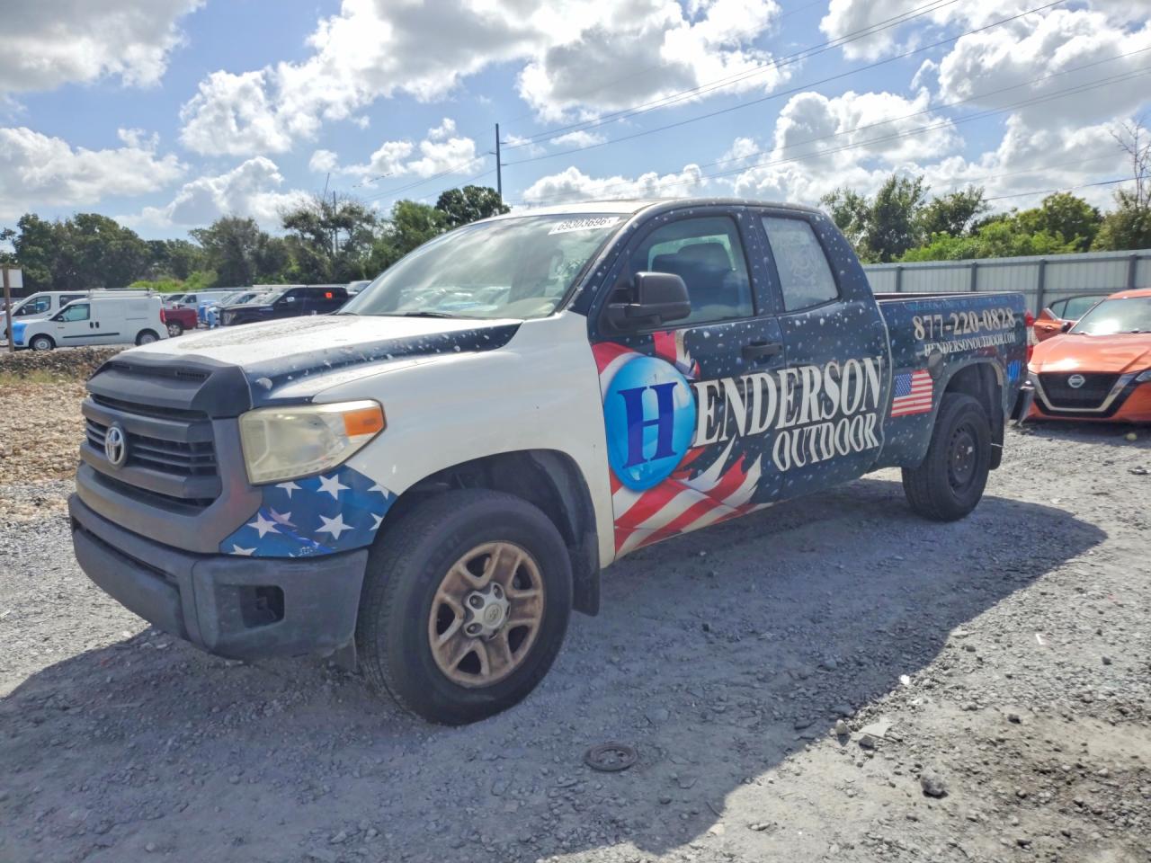 Photo of the 2015 TOYOTA TUNDRA SR
