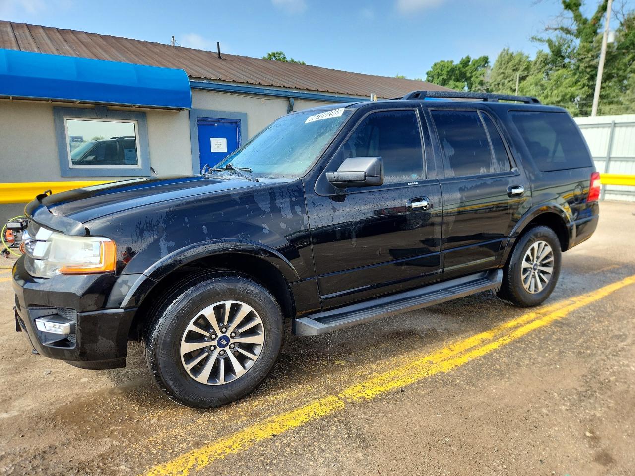 Photo of the 2017 FORD EXPEDITION XLT
