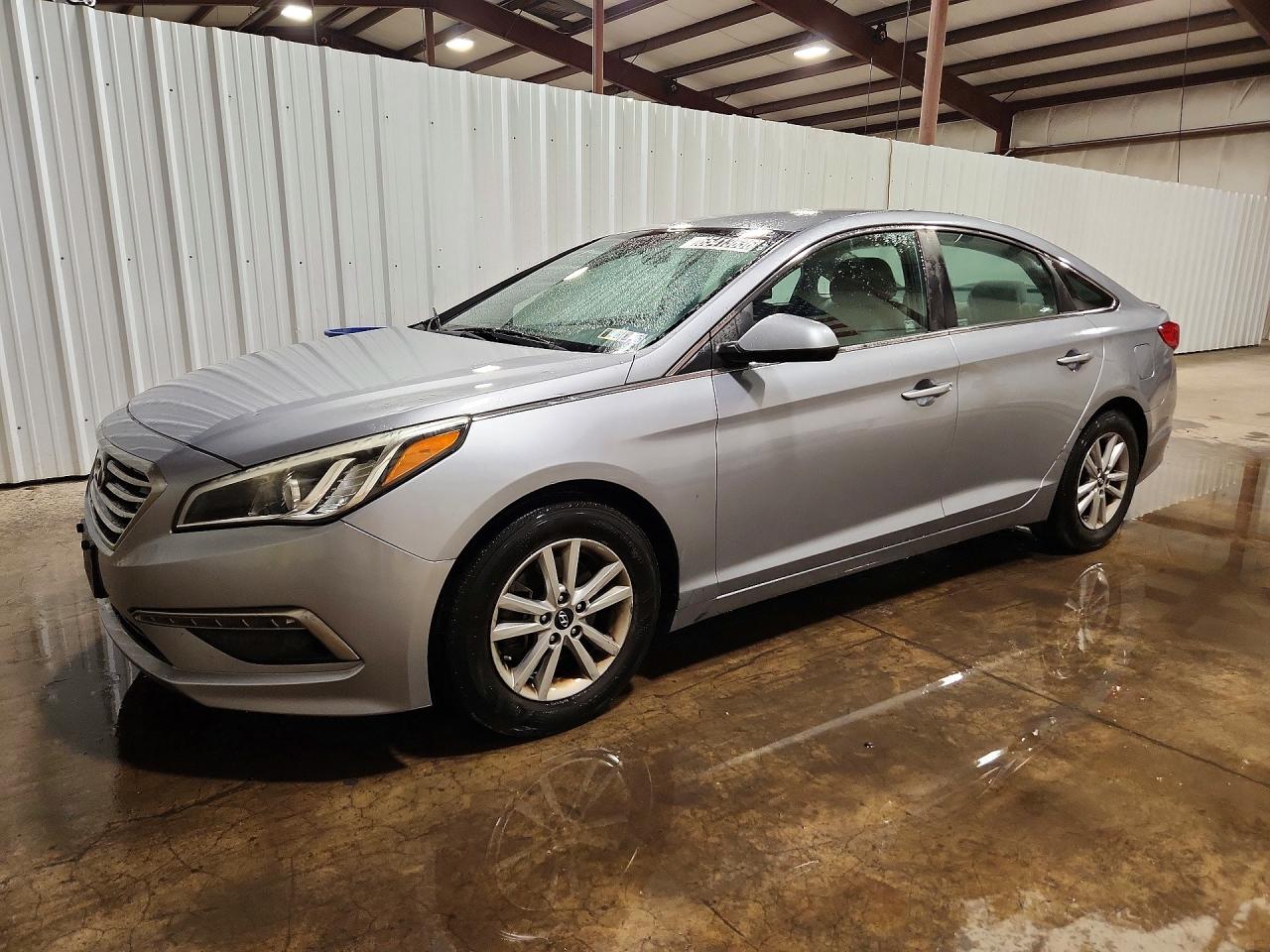 Photo of the 2015 HYUNDAI SONATA SE
