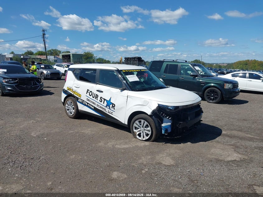 Photo of the 2023 KIA SOUL LX