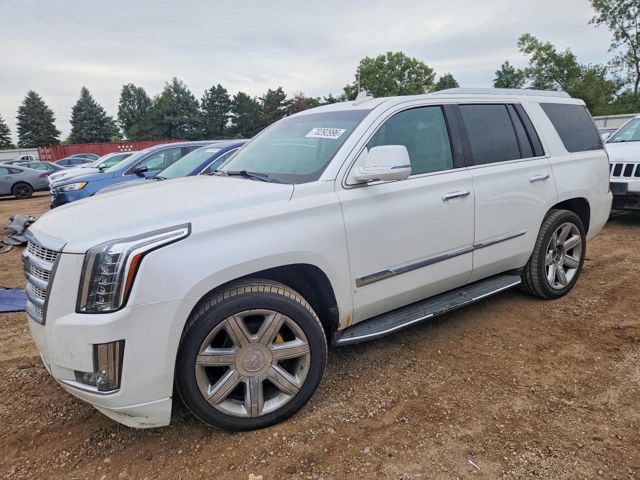Photo of the 2016 CADILLAC ESCALADE LUXURY