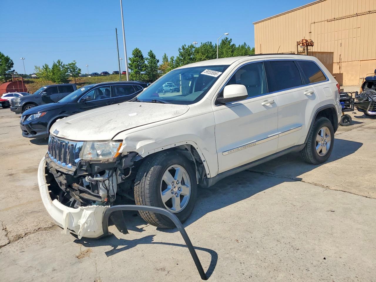 Photo of the 2012 JEEP GRAND CHEROKEE LAREDO