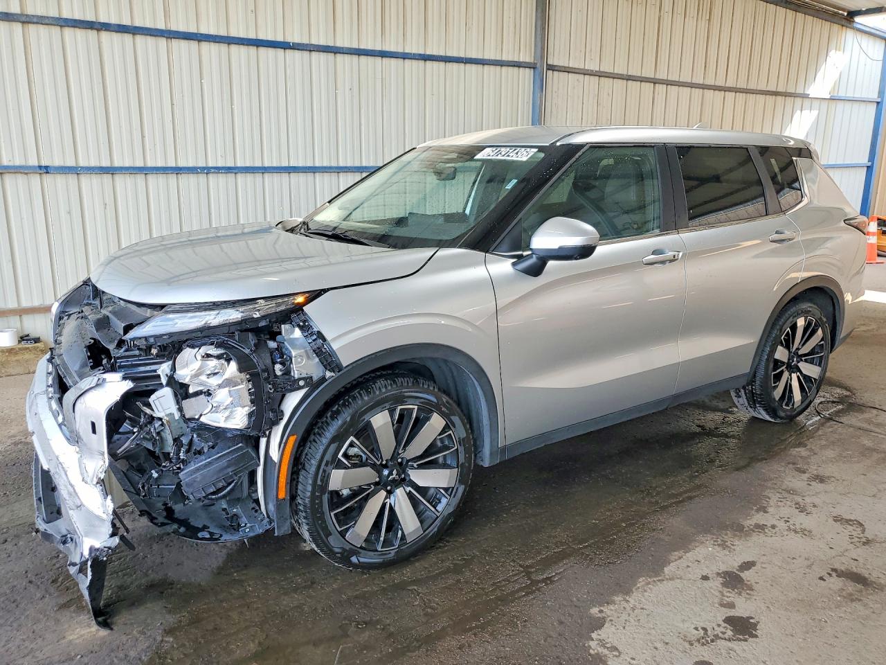 Photo of the 2025 MITSUBISHI OUTLANDER SE