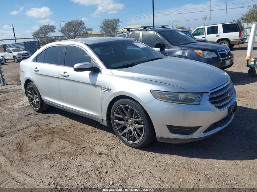 Photo of the 2018 FORD TAURUS SEL