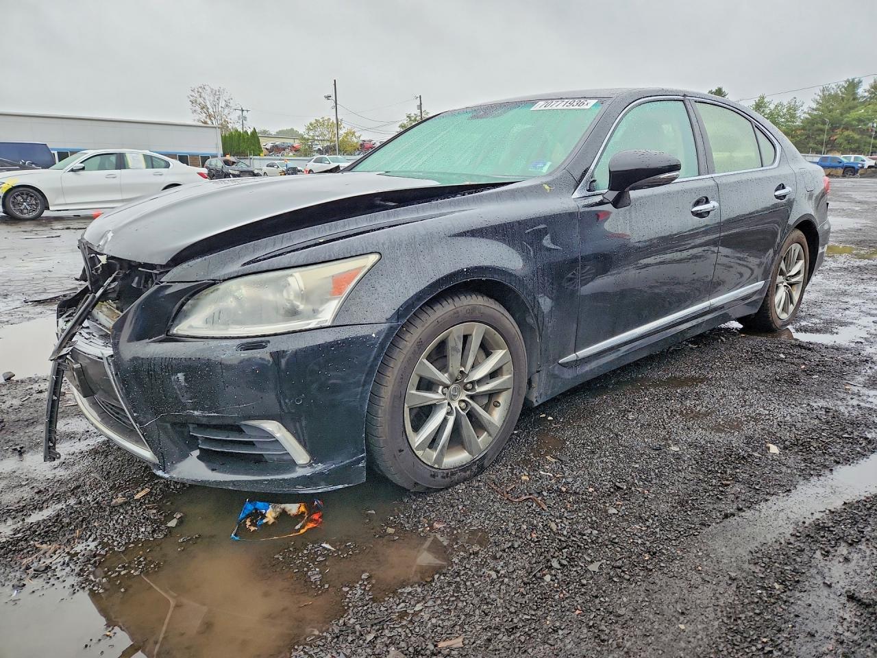 Photo of the 2013 LEXUS LS 460