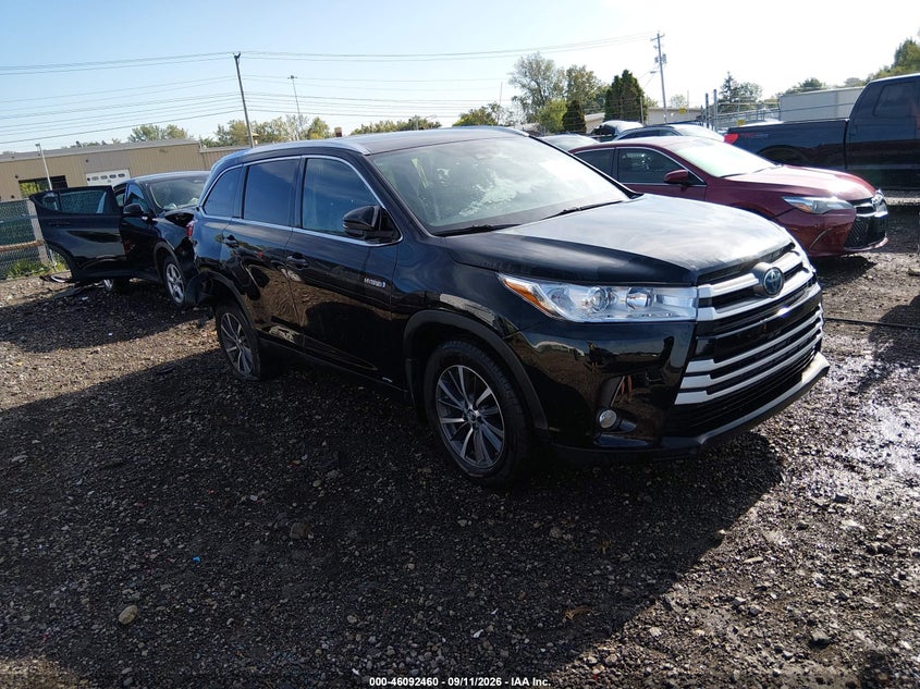 Photo of the 2019 TOYOTA HIGHLANDER HYBRID XLE