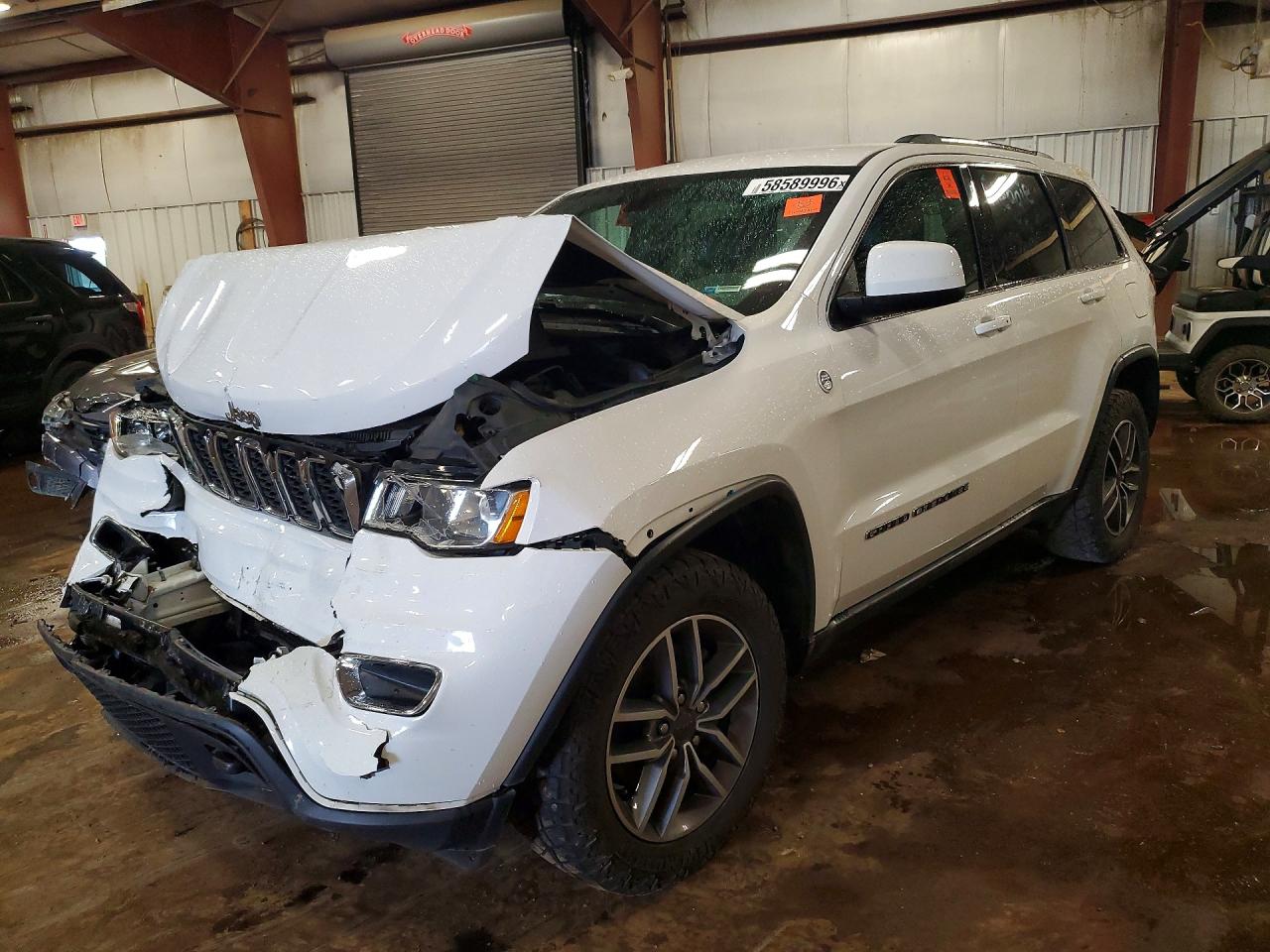 Photo of the 2020 JEEP GRAND CHEROKEE LAREDO