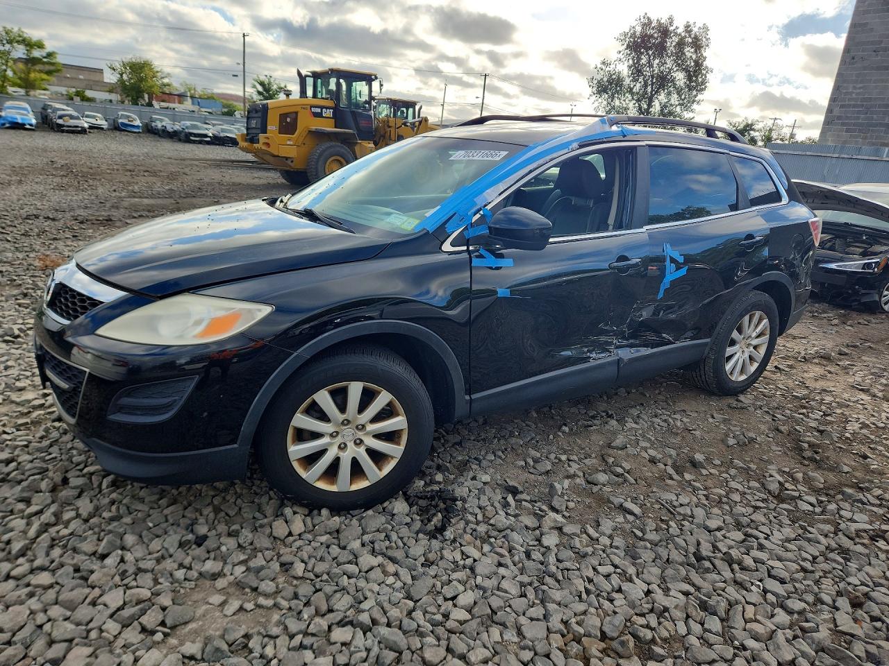 Photo of the 2010 MAZDA CX-9