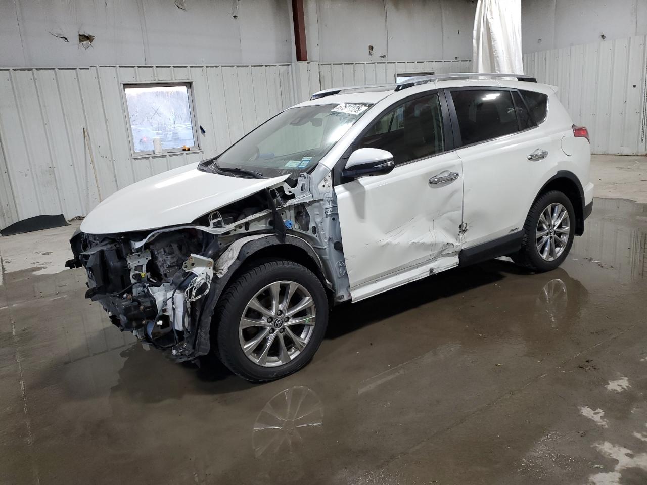 Photo of the 2016 TOYOTA RAV4 HV LIMITED