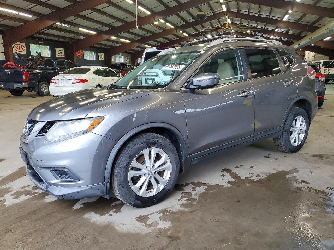 Photo of the 2016 NISSAN ROGUE SV