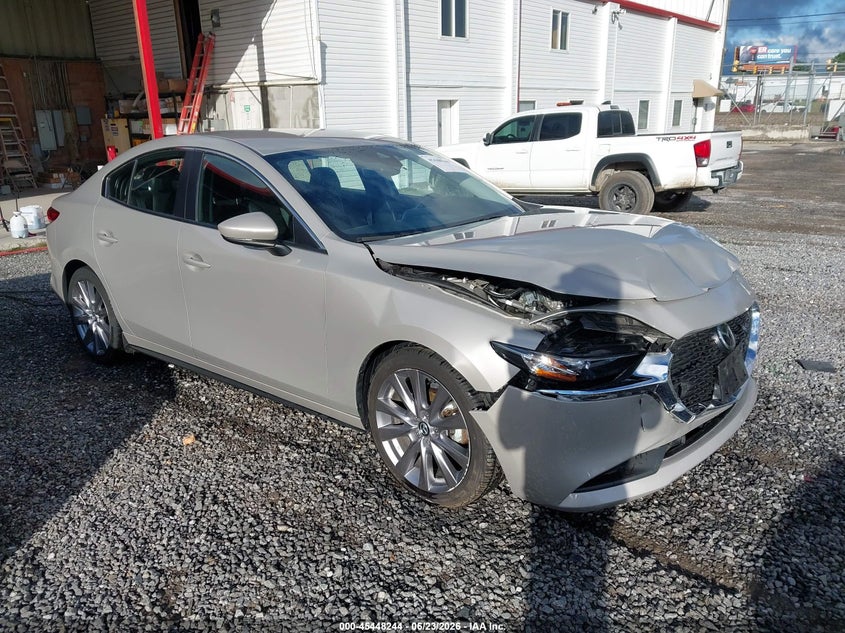 Photo of the 2022 MAZDA MAZDA3 SELECT