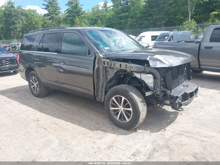 Photo of the 2019 FORD EXPEDITION XLT
