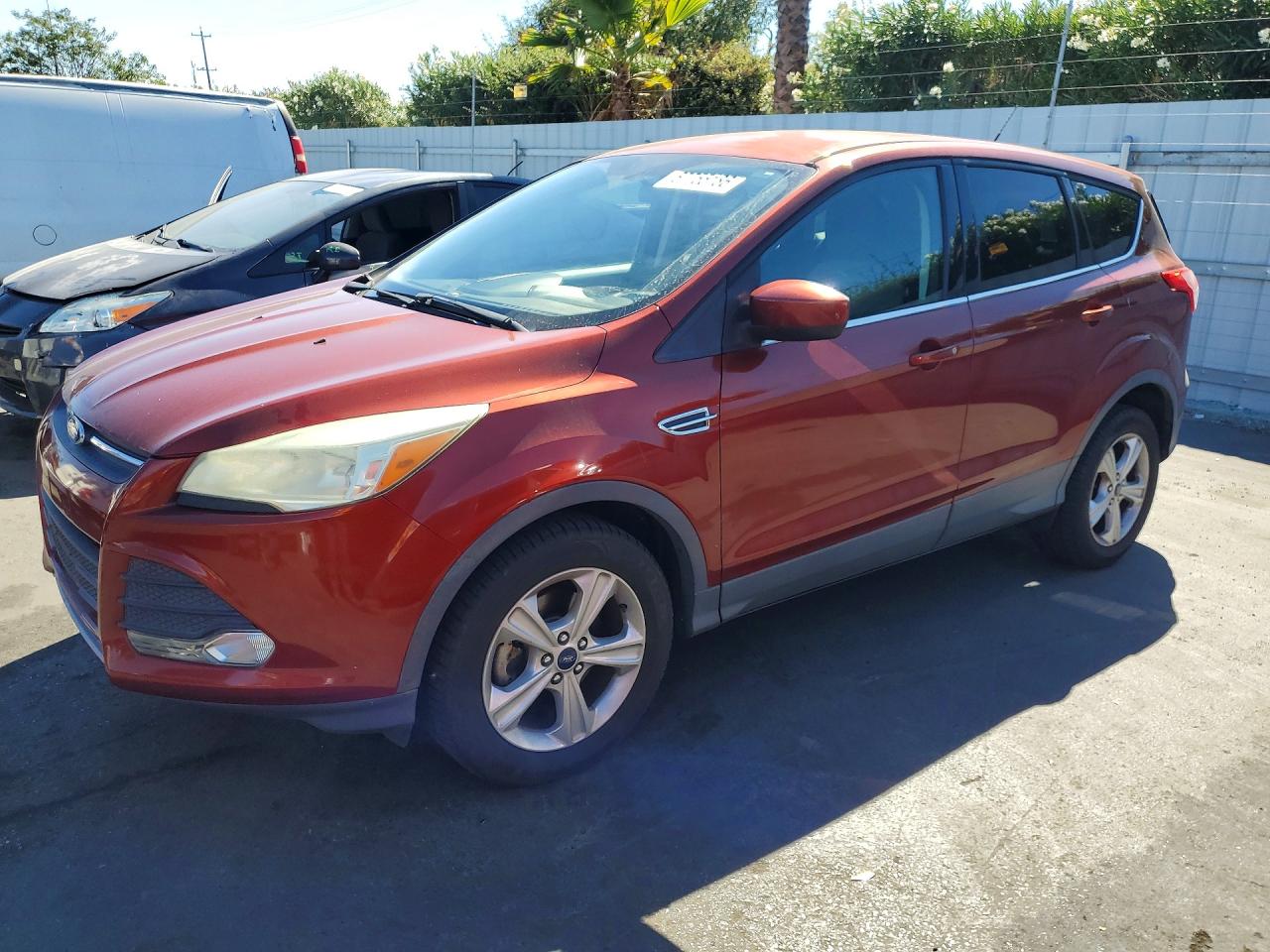 Photo of the 2015 FORD ESCAPE SE