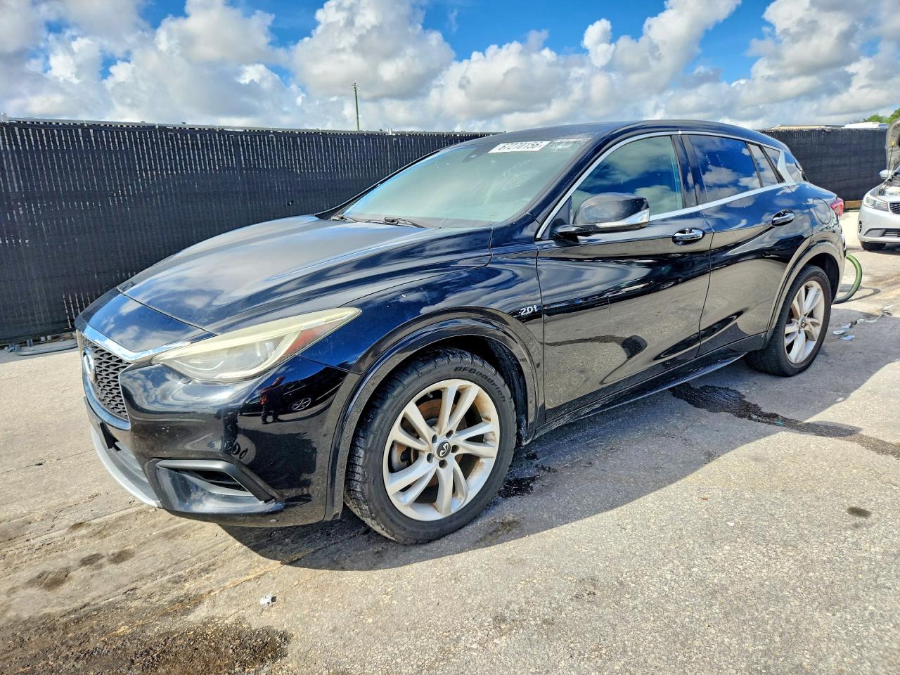 Photo of the 2017 INFINITI QX30 BASE