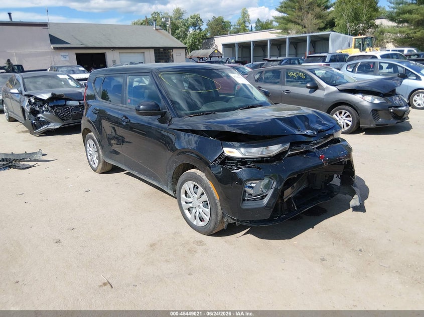 Photo of the 2021 KIA SOUL LX