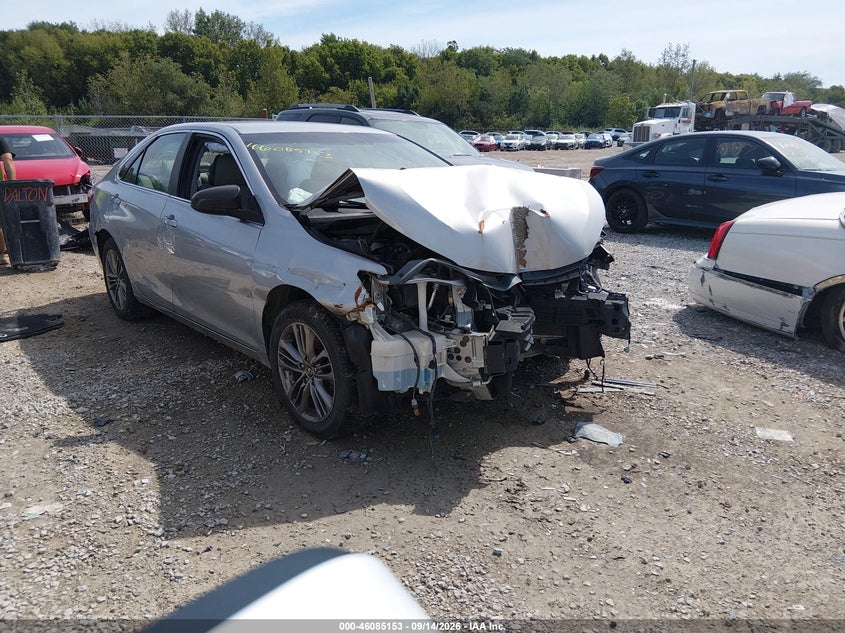 Photo of the 2015 TOYOTA CAMRY SE