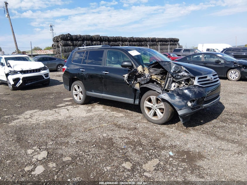 Photo of the 2013 TOYOTA HIGHLANDER LIMITED V6