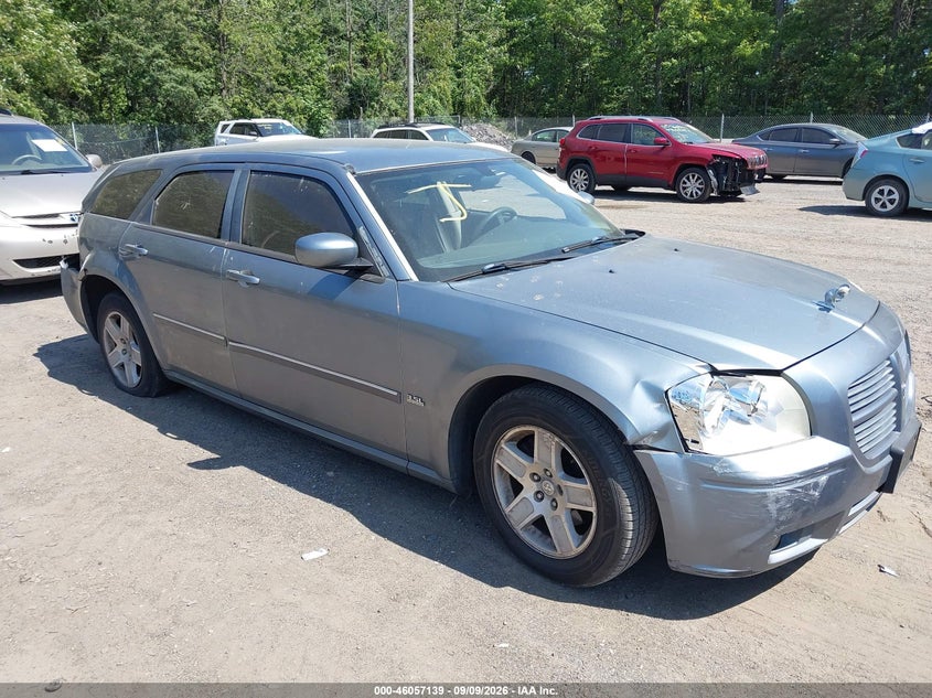 Photo of the 2006 DODGE MAGNUM