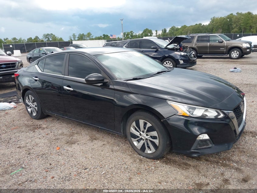 Photo of the 2021 NISSAN ALTIMA S FWD