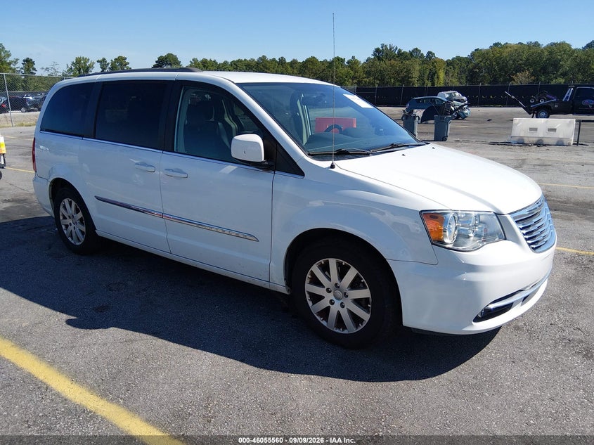 Photo of the 2016 CHRYSLER TOWN & COUNTRY TOURING