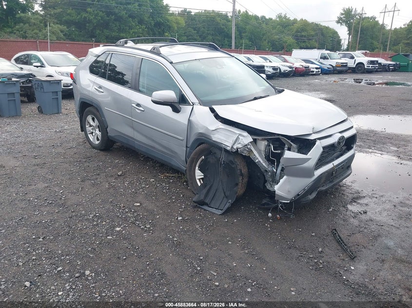 Photo of the 2021 TOYOTA RAV4 XLE