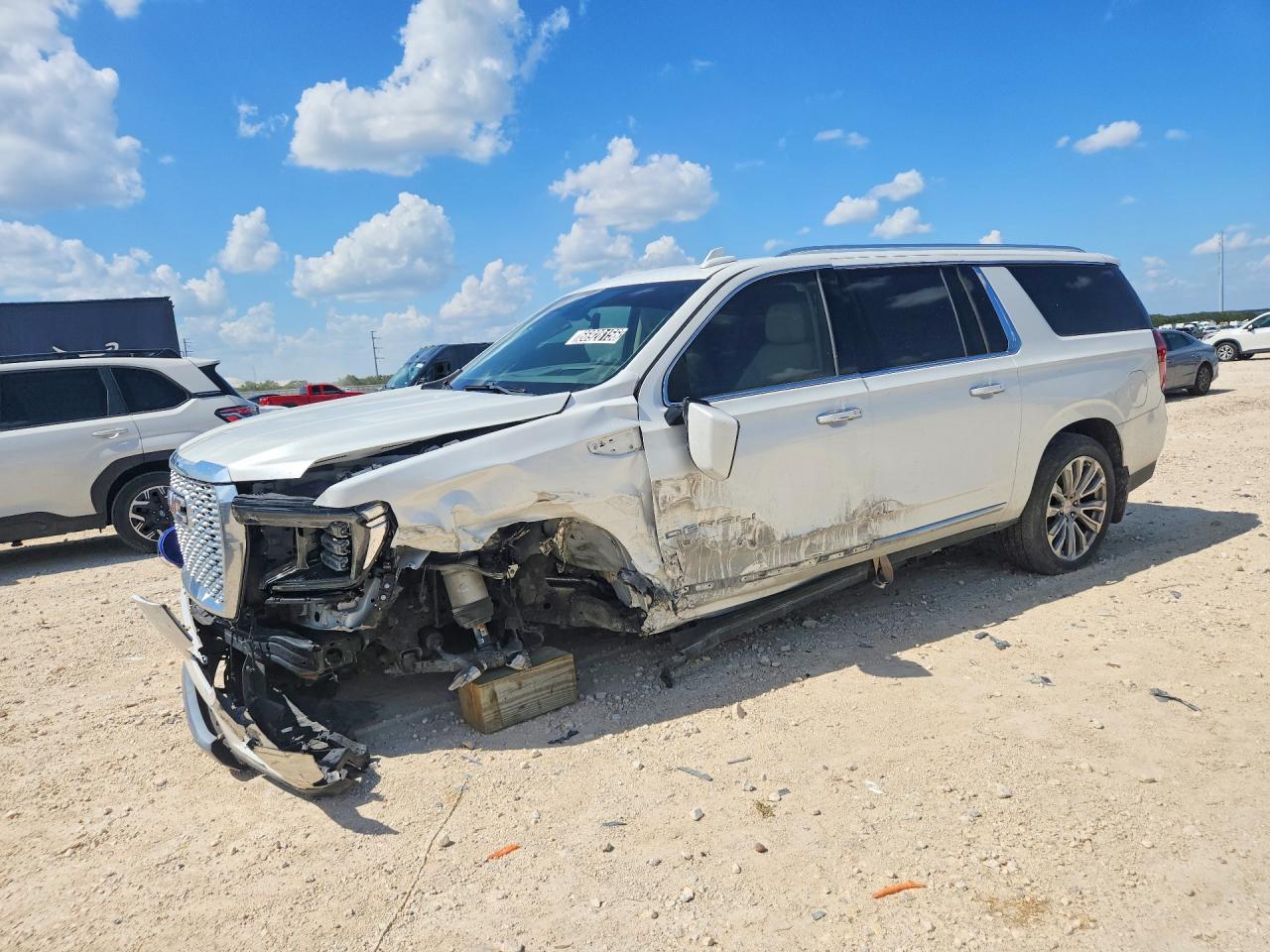 Photo of the 2021 GMC YUKON XL DENALI