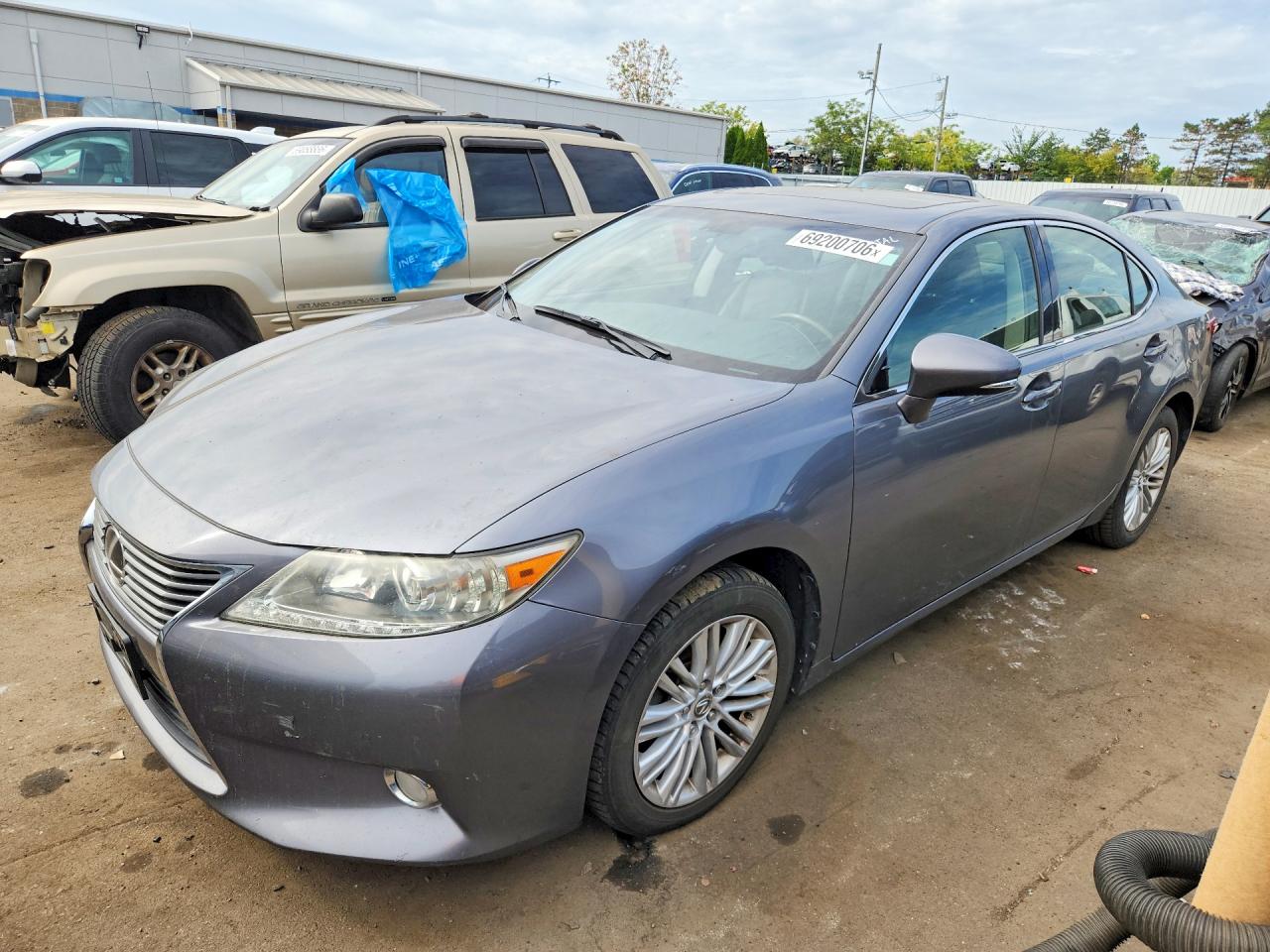 Photo of the 2013 LEXUS ES 350