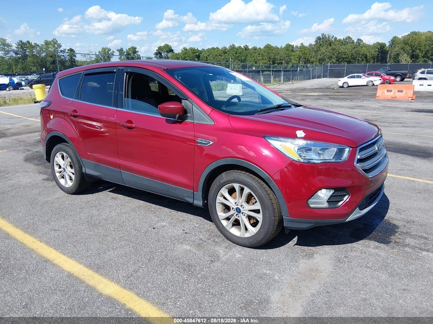 Photo of the 2017 FORD ESCAPE SE
