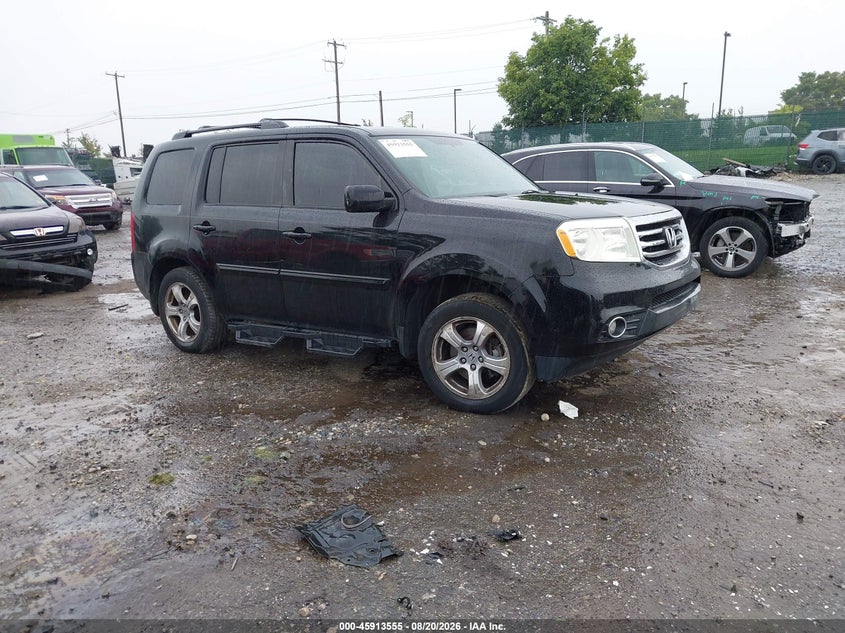 Photo of the 2014 HONDA PILOT EX-L