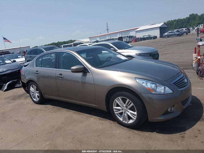 Photo of the 2013 INFINITI G37X