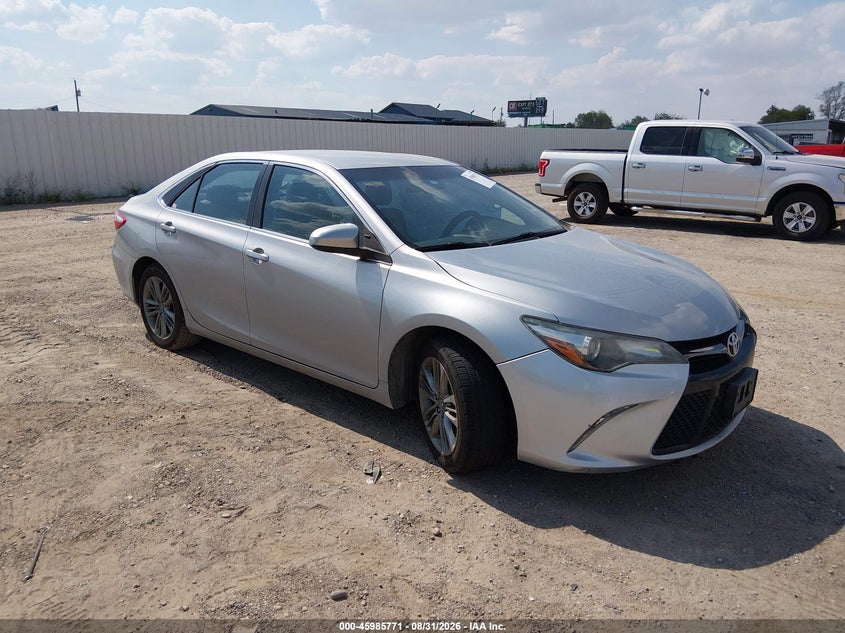 Photo of the 2016 TOYOTA CAMRY SE