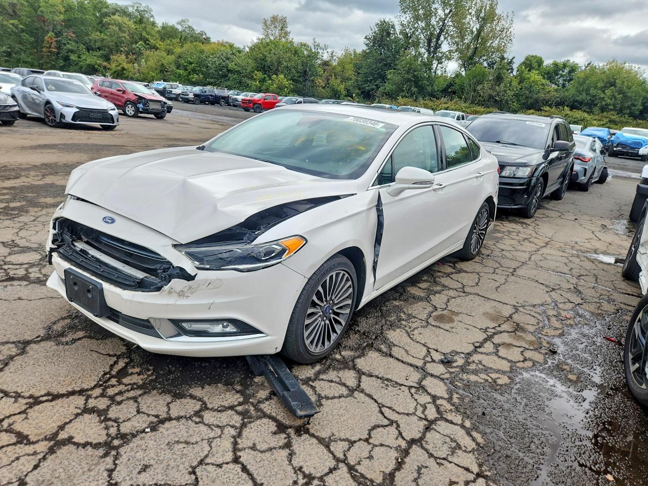Photo of the 2017 FORD FUSION SE
