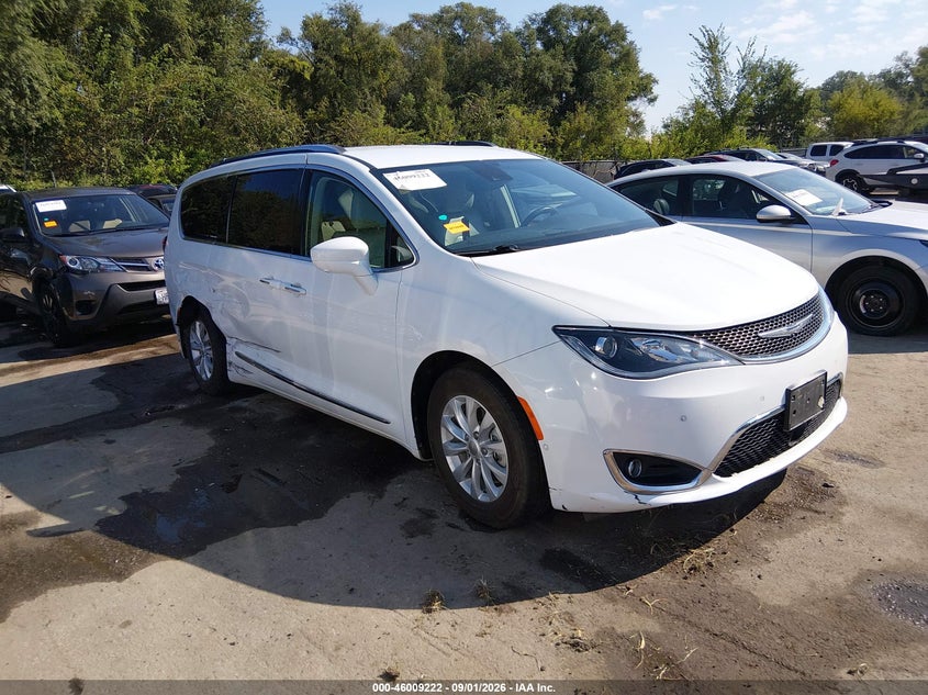 Photo of the 2018 CHRYSLER PACIFICA TOURING L