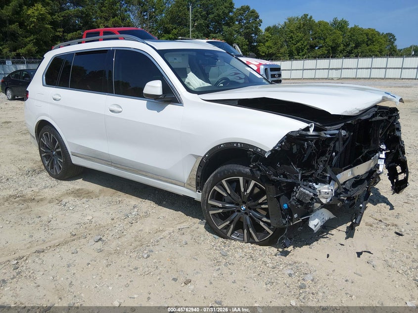 Photo of the 2024 BMW X7 XDRIVE40I