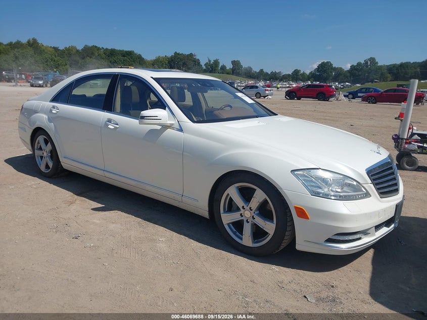 Photo of the 2010 MERCEDES-BENZ S 550 4MATIC