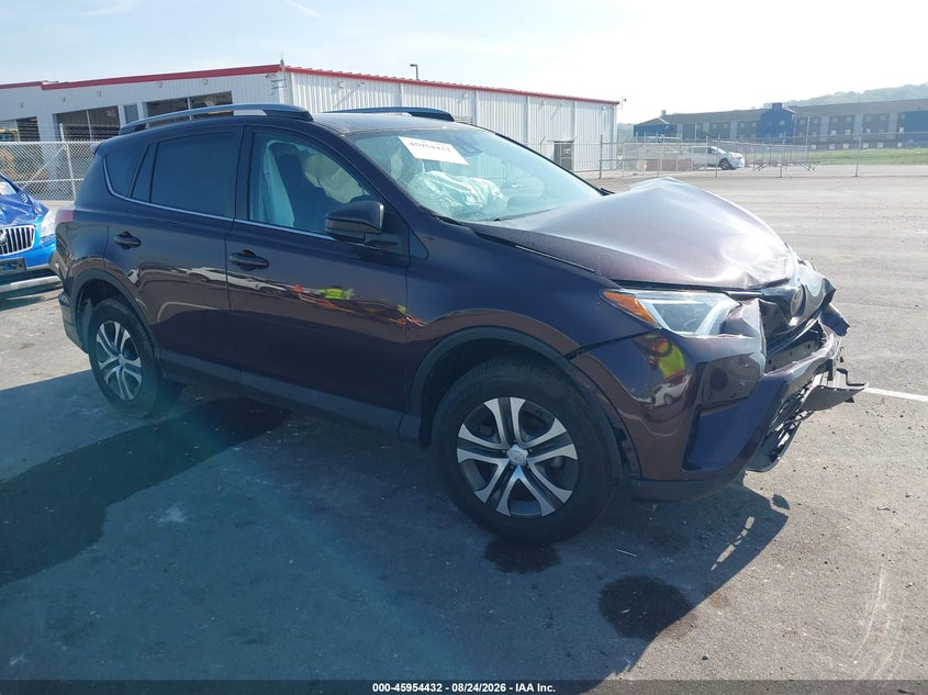 Photo of the 2018 TOYOTA RAV4 LE