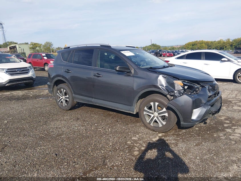 Photo of the 2016 TOYOTA RAV4 LE