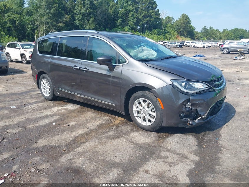 Photo of the 2020 CHRYSLER PACIFICA TOURING L