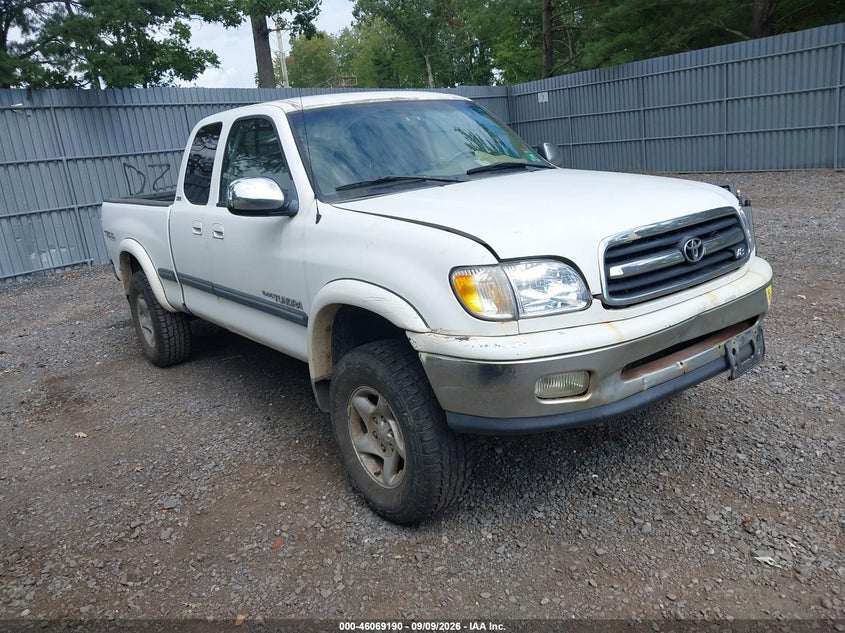 Photo of the 2002 TOYOTA TUNDRA SR5 V8
