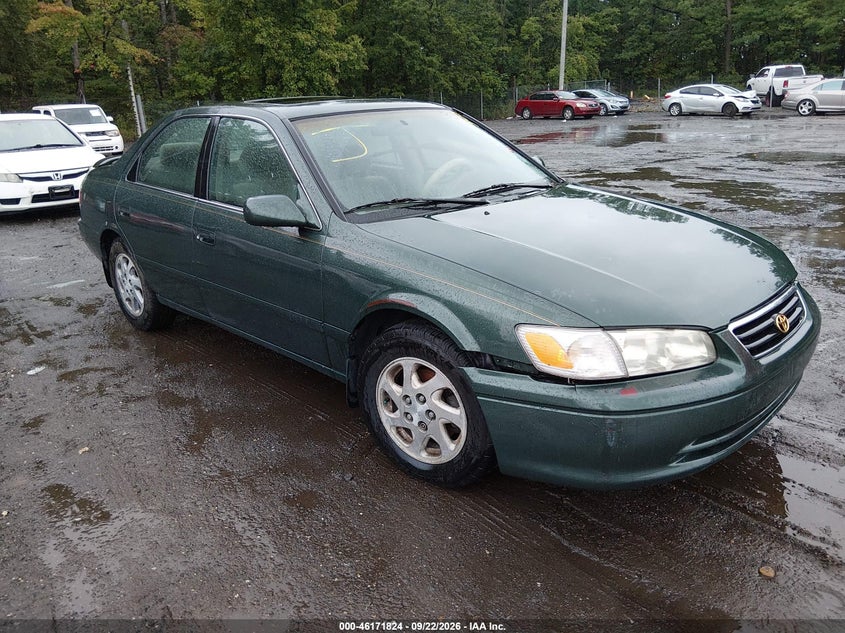 Photo of the 2000 TOYOTA CAMRY LE