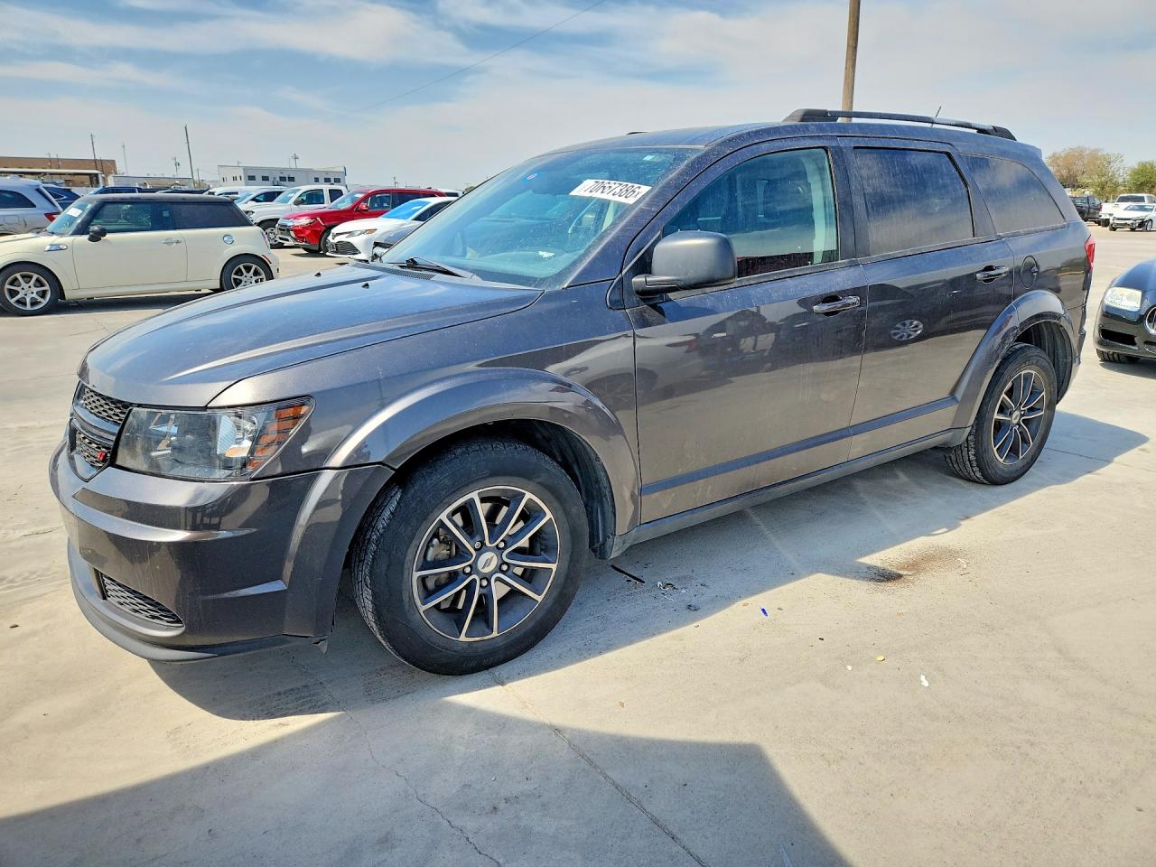 Photo of the 2018 DODGE JOURNEY SE